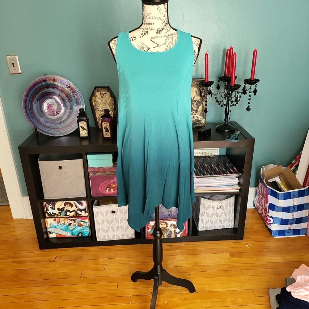 Torrid ombre asymmetrical tank top Size 1X